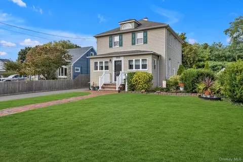 23 E 24th St, Huntington Station, NY 11746