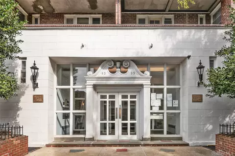 83-33 Austin St #2N, New York, NY 11415