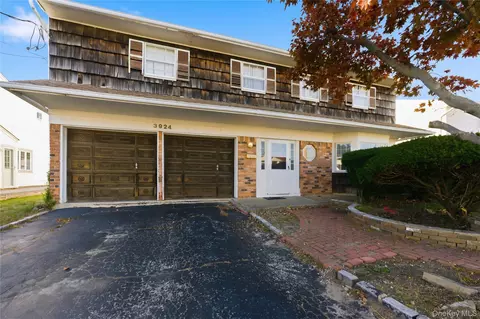 3924 Jane Ln, Oceanside, NY 11572