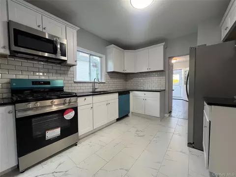 53 Richmond Pl, Middletown, NY 10940