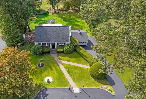 3755 Valleyview St, Yorktown, NY 10547