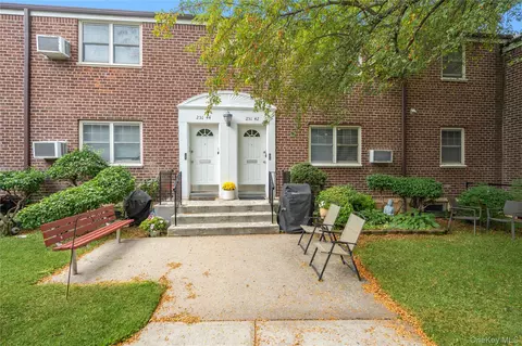 251-42 61st Ave # 1-1149, Little Neck, NY 11362