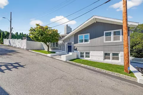 101 Curtis Ln, Yonkers, NY 10710