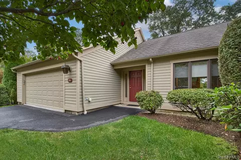 916 Heritage Dr #A, Somers, NY 10589