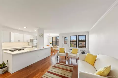 1874 Pelham Pkwy S #6M, New York, NY 10461