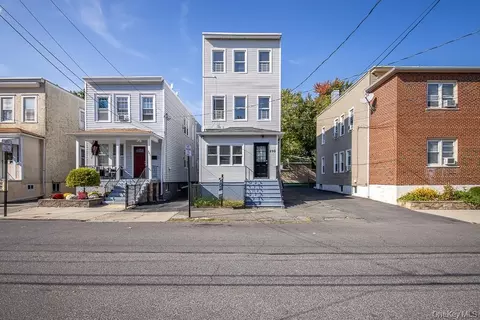 299 Sickles Ave, New Rochelle, NY 10801