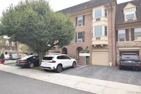 207-30 Jordan Dr #97 U, Bayside, NY 11360