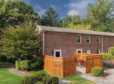 100 Cedar St #B33, Greenburgh, NY 10522