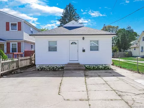 36 S 5th Ave, Brentwood, NY 11717