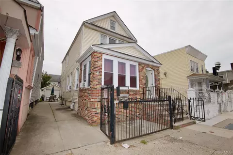 10416 124th St, South Richmond Hill, NY 11419