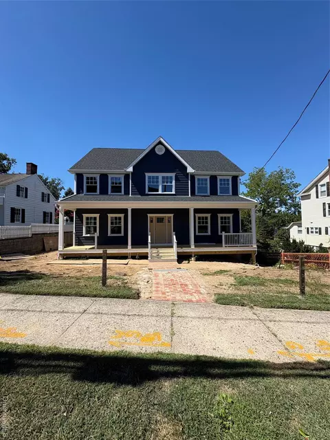 259 Park Ave, Huntington, NY 11743