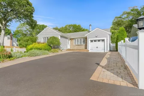 178 Melville Rd, Huntington Station, NY 11746
