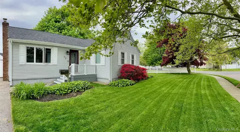 72 Nehring Ave, Babylon, NY 11702