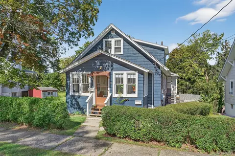 41 California Ave, Middletown, NY 10940