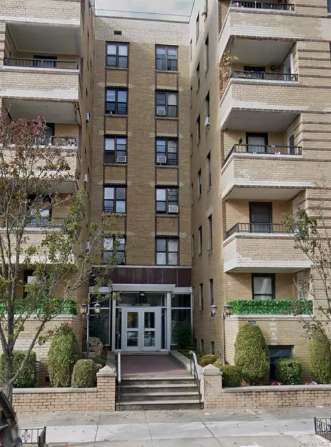 150 W End Ave #3B, Brooklyn, NY 11235