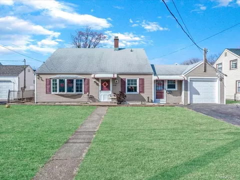 268 Fairfield Ave, North Hempstead, NY 11514