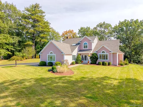 25 Alison Ct, Kingston, NY 12401