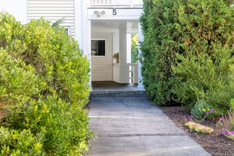 54 Bennett Cmn, Washington, NY 12545