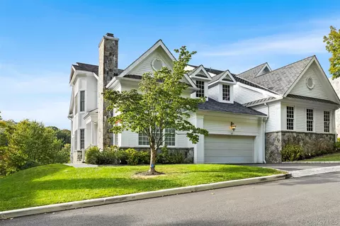 10 Shadow Tree Ln, Briarcliff Manor, NY 10510