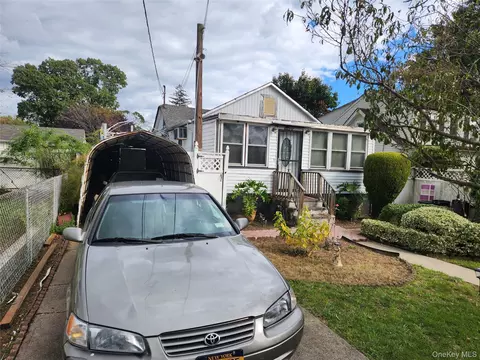 10 Sheridan Pl, Roosevelt, NY 11575