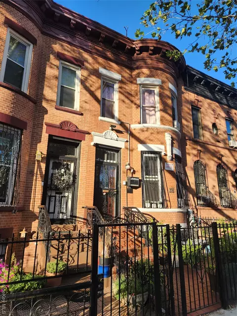 647 Saint Johns Pl, Brooklyn, NY 11216