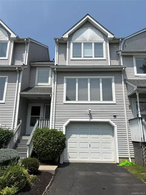 5 Cygnet Rd, Clarkstown, NY 10920