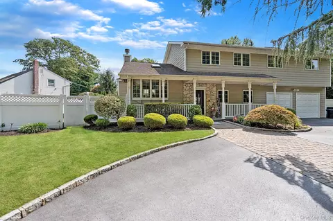 10 Basswood Pl, Melville, NY 11747