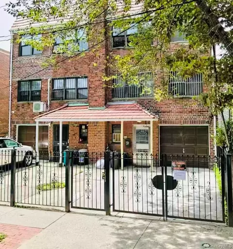 40-66 Denman St, Elmhurst, NY 11373