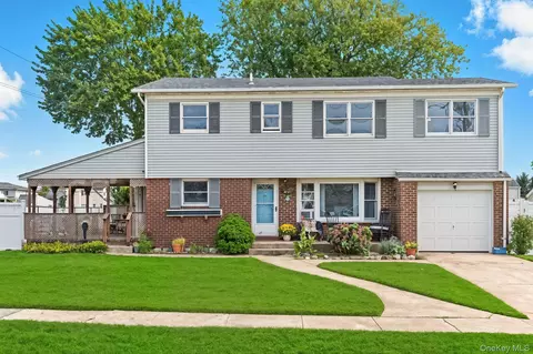 395 Pacific St, Massapequa Park, NY 11762