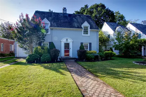700 W Carl Ave, Baldwin, NY 11510