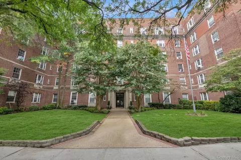 68-10 108 St #2F, New York, NY 11375