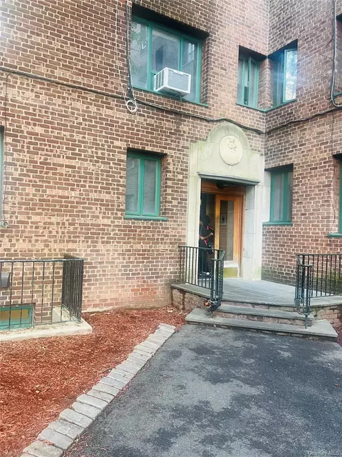2160 E Tremont Ave #5F, New York, NY 10462