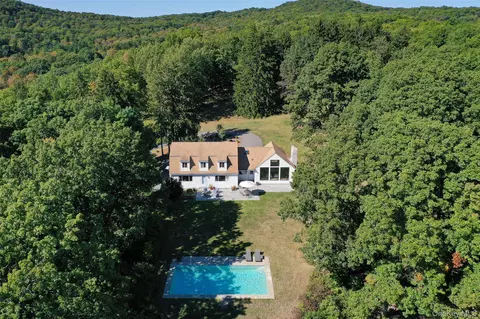 84 Green Hill Rd, Gallatin, NY 12567