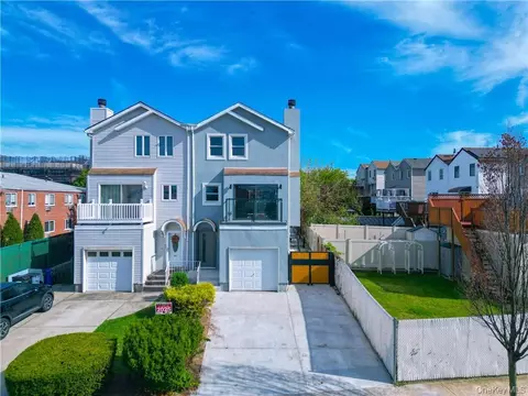 49 Gadsen Pl, Staten Island, NY 10314