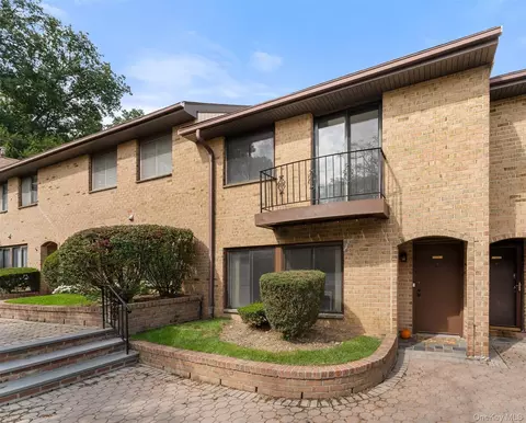 11 Jackson Ave #4, Scarsdale, NY 10583