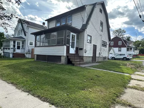 84 Fairview Ave, Poughkeepsie, NY 12601