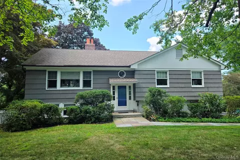 40 Magnolia Rd, Briarcliff Manor, NY 10510
