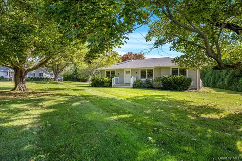80 Clearview Ave W, Southold, NY 11971