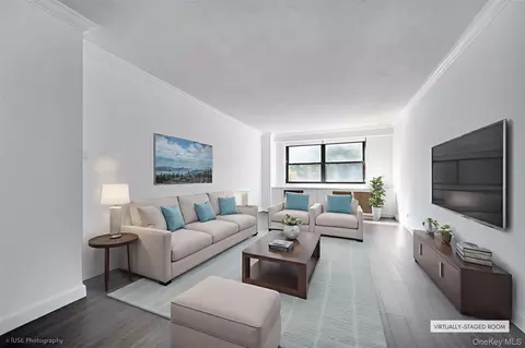 39-60 54th St #2S, Woodside, NY 11377