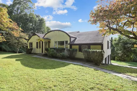 39 Mustato Rd, Katonah, NY 10536