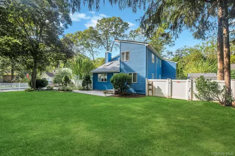 430 Browns Rd, Nesconset, NY 11767