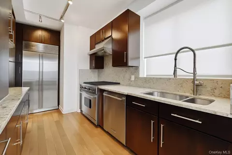 2727 Palisade Ave #4H, New York, NY 10463