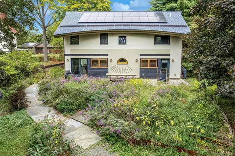 26 Fairview Ave, Greenburgh, NY 10591