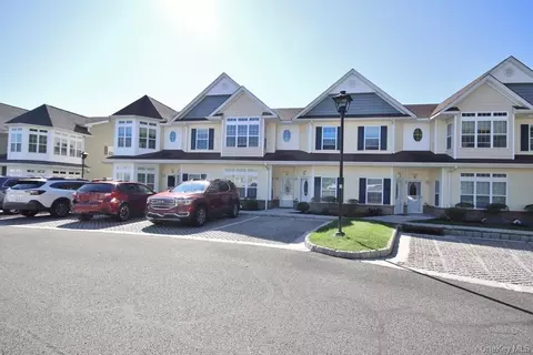 505 Egrets Lndg, Carmel, NY 10512