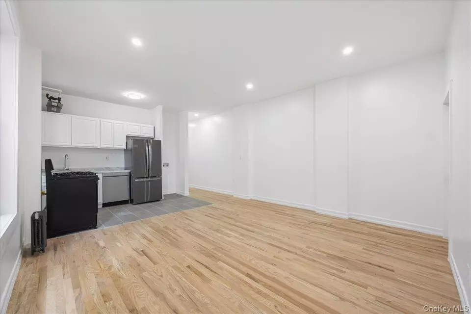 Living - 160 Wadsworth Ave #302, New York, NY 10033 photo 1 of 4