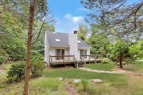 18 Norfolk Dr, East Hampton, NY 11937