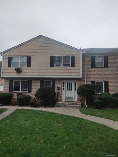 256 Parkside Dr, Ramapo, NY 10901