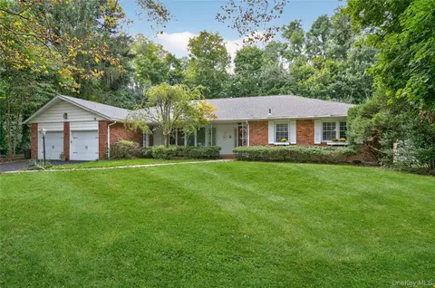30 Copperdale Ln, Huntington, NY 11743