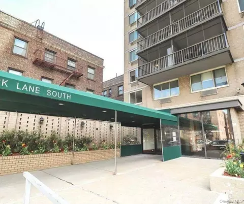 118-18 Union Tpke #9L, Kew Gardens, NY 11415