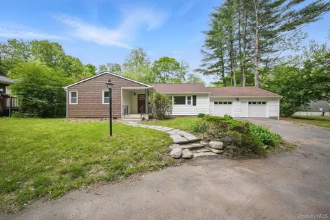 37 Roslyn St, Ellenville, NY 12428